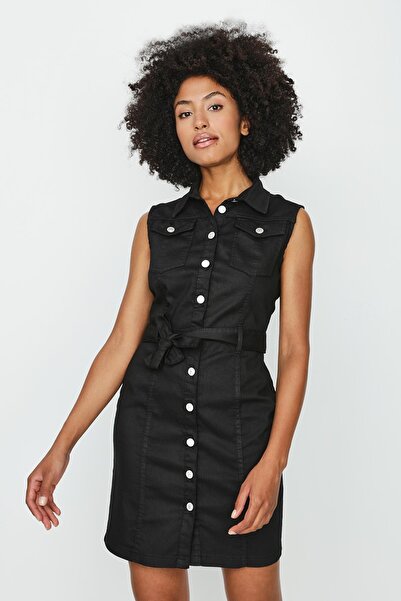 Select Moda Rochie de damă neagră cu nasturi mini din denim cu curea