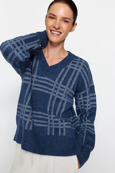 Trendyol Collection Indigo Wide Fit Soft Textured Plaid Patterned Knitwear Sweater TWOAW24KZ01143
