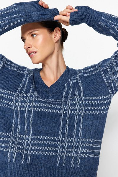 Trendyol Collection Indigo Wide Fit Soft Textured Plaid Patterned Knitwear Sweater TWOAW24KZ01143