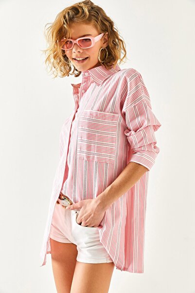 Olalook قميص بوبلين كبير الحجم مخطط بجيب وردي للنساء GML-19001142