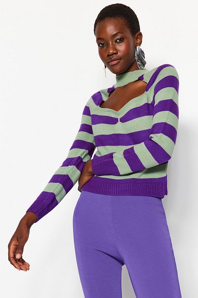 Trendyol Collection Pflaumenfarbener Strickpullover mit Fenster/Ausschnitt TWOAW24KZ01003
