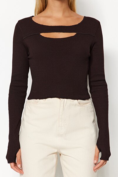 Trendyol Collection Hnědá žebrovaná přiléhavá/přiléhavá okénko/vykrojená pružná pletená halenka TWOSS21BZ0042