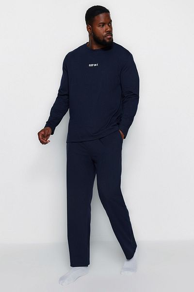 Trendyol Collection Marineblaues, normales, bedrucktes, gestricktes Pyjama-Set in Übergröße TMNAW24AI00000