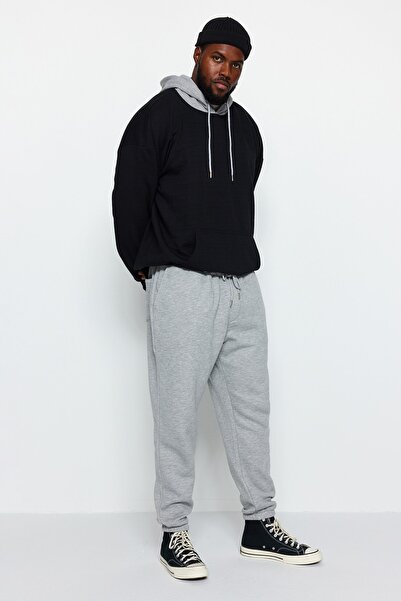 Trendyol Collection Plus Size Gray Jogger Sweatpants - Fleece Cut, Warm Tmnaw24Aj00002