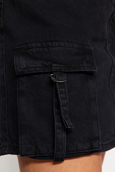 Trendyol Curve Fustă neagră din denim cu buzunar cargo TBBSS23AZ00057