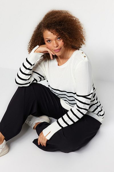Trendyol Curve Ecru Striped Crew Neck kötöttáru pulóver TBBAW23AN00119
