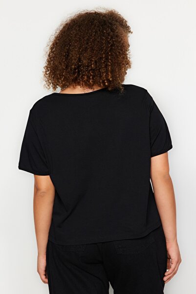 Trendyol Curve Tričko Plus Size Black Crop – 100% bavlna, Slogan Print, Tbbss23Bf00069