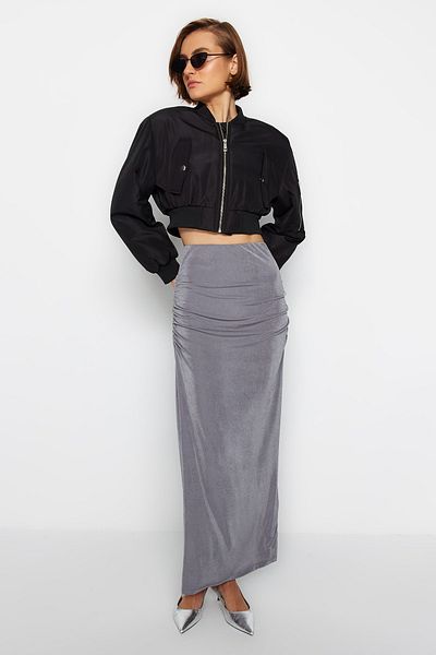Trendyol Collection Szürke, prémium fényes felületű és puha textúrájú, terített maxi kötött szoknya TWOAW24ET00090
