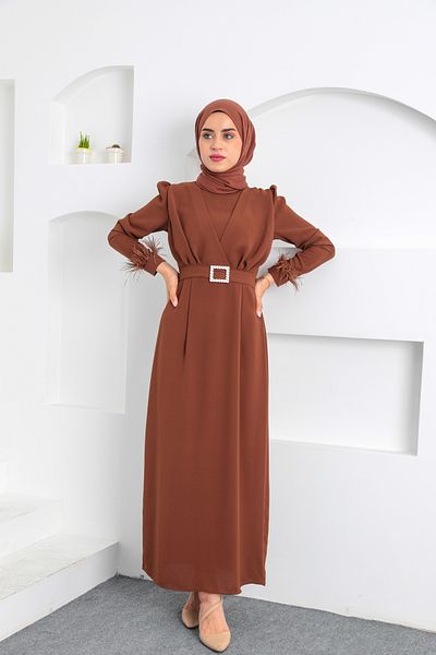 By Hacer Ayaydın Fashion Φόρεμα Hijab σε μορφή μολυβιού με λεπτομέρεια από πούπουλα στα μανίκια