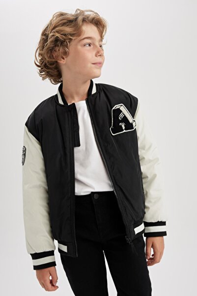 DeFacto Chlapecká sezónní bunda bombardéru s potiskem – vodoodpudivá, vysokoškolský límec, zip, dvojitá kapsa A2496A823Au