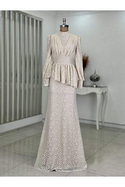 Rana Zenn Mira Beli Korsajlı Büzgülü Kuyruklu Petek Desenli Dantel Abiye Krem