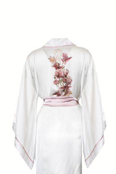 Mita Concept Kimono cu mânecă liliac cu nervuri din pudră de satin alb