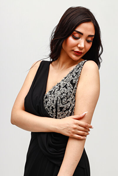 HaHelin Göğüste Pul İşlemeli Abiye