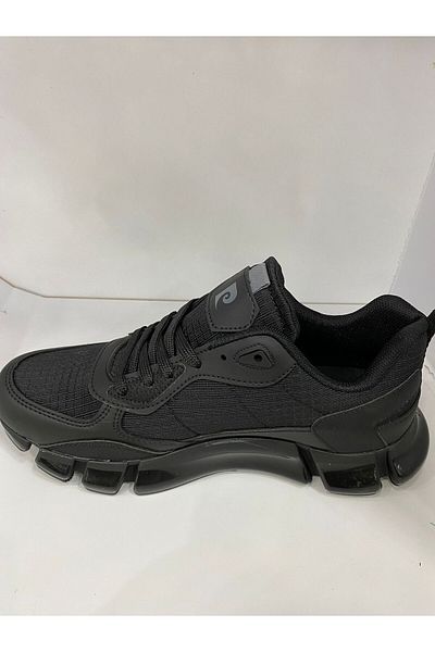 Pierre Cardin Sports shoes