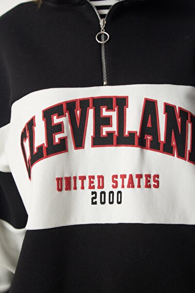 Happiness İstanbul Dámská černobílá oversize mikina s blokovým potiskem HF00439