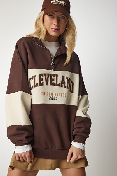 Happiness İstanbul سويت شيرت نسائي كبير الحجم مطبوع باللون البني الكريمي HF00439