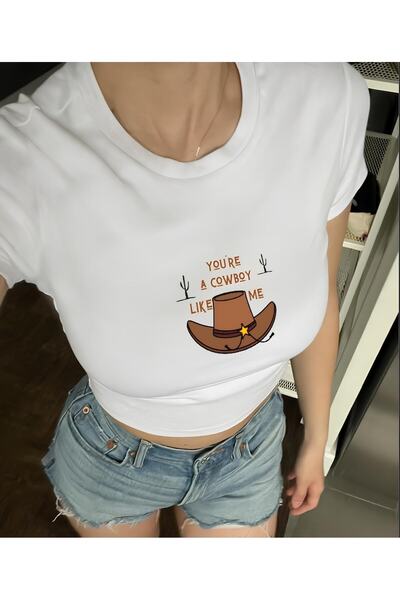 Jose Clothing KADIN BEYAZ BASKILI VÜCUDA OTURAN KISA KOLLU CROP TOP BLUZ
