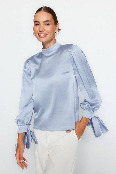 Trendyol Collection Jasnoniebieska, wiązana bluzka ze szczegółową tkaną tkaniną TOFAW19FG0082