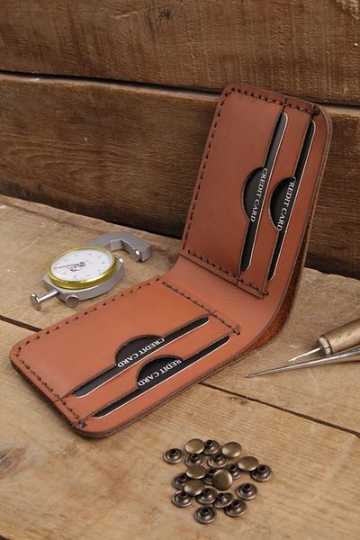 New Coast Leather 1900's Малък мъжки портфейл от 100% естествена кожа, ръчно изработен, кафяв