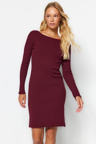 Trendyol Collection Claret Red Ribbed Back Detailed Crew Neck Fitted Mini Stretch Knitted Dress TWOAW24EL00390