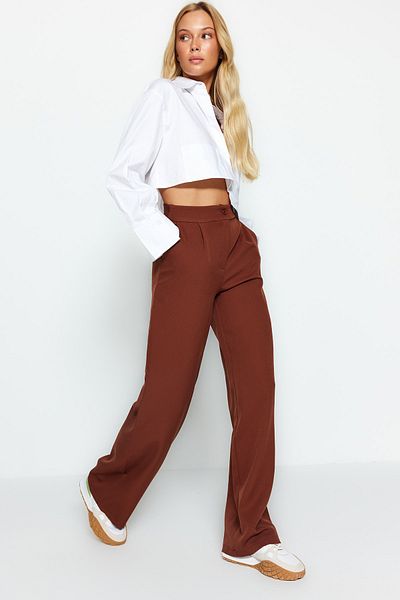 Trendyol Collection Braune Hose mit weitem Bein und gewebtem Stoff – TWOAW22PL0139