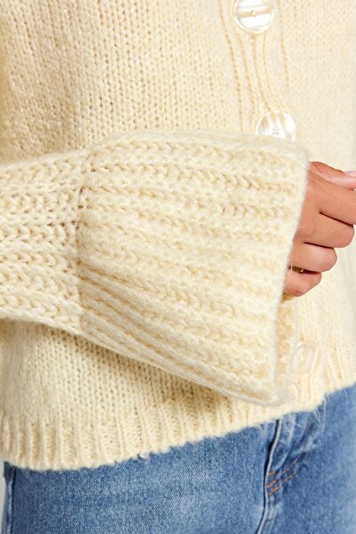 Trendyol Collection Beige Crop V-Neck Sleeve Detailed Knitwear Cardigan TWOAW24HI00300