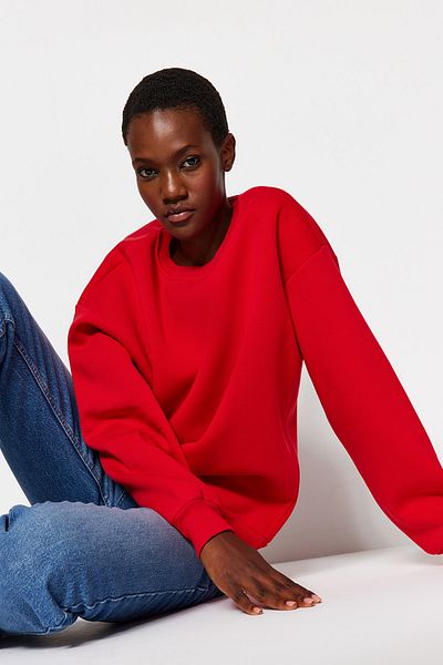 Trendyol Collection Rotes Oversize/Bequem geschnittenes Basic-Rundhals-Sweatshirt aus dickem Fleece mit Innenfutter TWOAW24SW00102