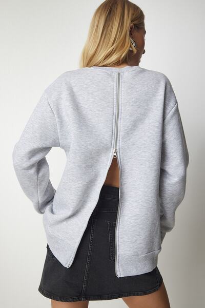 Happiness İstanbul Kadın Gri Arkası Fermuarlı Şardonlu Örme Sweatshirt UB00146
