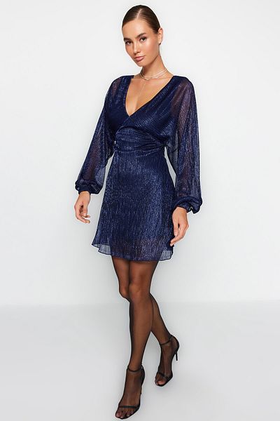 Trendyol Collection Темно-синя трикотажна вечірня випускна сукня з А-синім вирізом на підкладці з блискітками