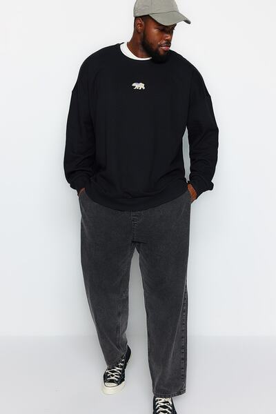 Trendyol Collection Μαύρο κεντημένο φούτερ Fleece Look μεγάλου μεγέθους - TMNAW24AO00011