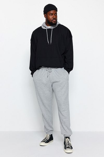 Trendyol Collection Graue Jogger-Jogginghose in Übergröße – Fleece-Schnitt, warm TMNAW24AJ00002