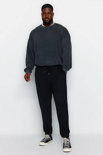 Trendyol Collection Μαύρο συν μέγεθος κανονικό/κανονικό βαμβακερό παντελόνι Jogger Basic TMNAW24AJ00003