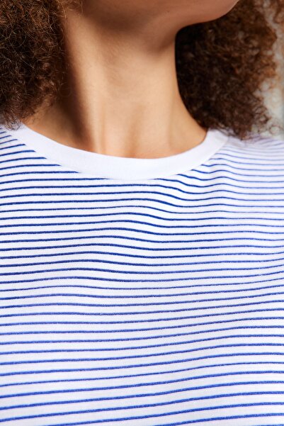 Trendyol Curve Sötétkék csíkos legénynyakú csíkos kötött póló TBBSS23BF00068
