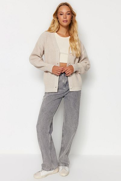 Trendyol Collection Stone Basic Strickjacke mit V-Ausschnitt TWOAW24HI00383