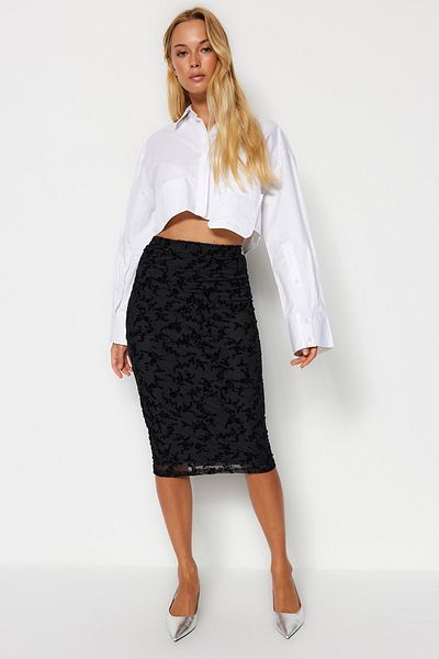 Trendyol Collection Černá tužka s potištěným tylem Midi s vysokým pasem strečová pletená sukně TWOAW24ET00163