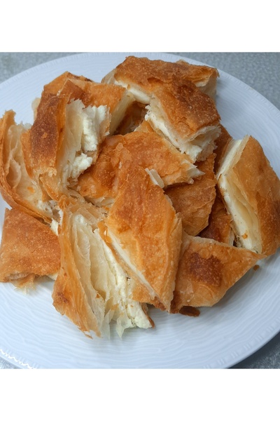 Genel Markalar Selanik Böreği, Bougatsa - Peynirli (20 cm x 30 cm)