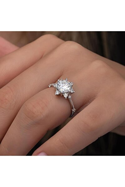 ALYANSEVİM Çiçek Desenli Zirkon Taşlı Gümüş Tektaş Yüzük