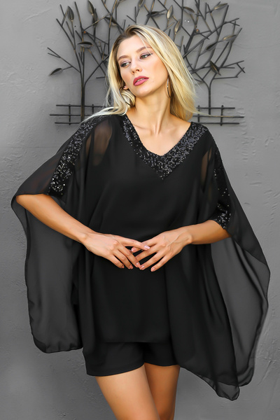 Chiccy Μαύρη μπλούζα με λαιμόκοψη V με χαμηλό μανίκι μονόχρωμη οργάντζα