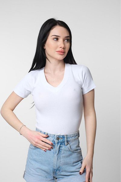 plentifulness Women's-V-Neck-Sitting on the Body-Crop-(Standard Size)-WHITE