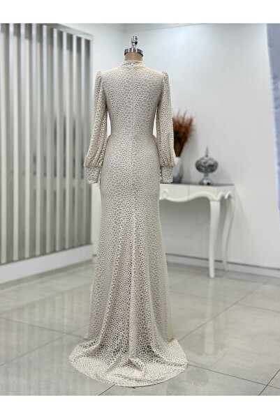 Rana Zenn Mira Beli Korsajlı Büzgülü Kuyruklu Petek Desenli Dantel Abiye Krem