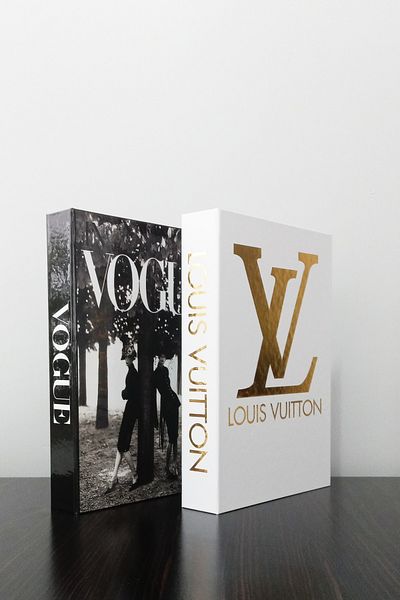 BayCazip 2-Piece Decorative Book Box with Two Women & White Gilding Theme
