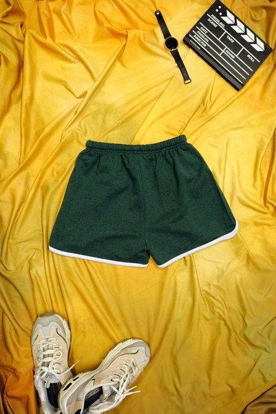 DAXİS Sportwear Company شورت قصير برباط من القطن الممشط باللون الأخضر والأبيض، شركة DAXIS Sportwear