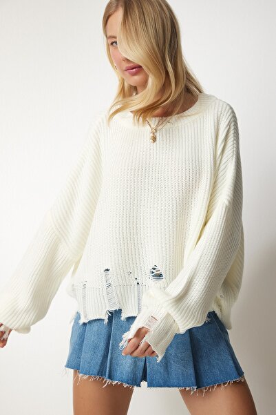 Happiness İstanbul Women's Bone Ripped Detailed Oversize Knit Sweater Ki00098
