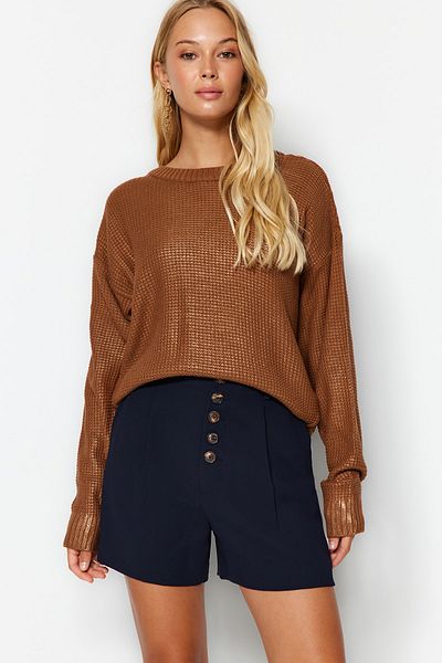 Trendyol Collection Hnědý svetr s fóliovým potiskem TWOAW24KZ00969