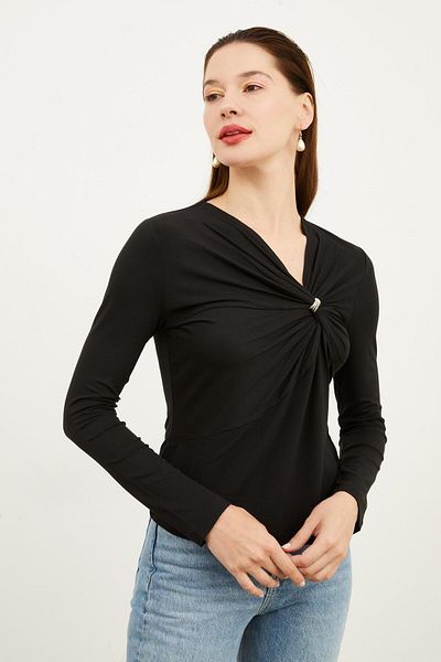 Hanna's by Hanna Darsa بلوزة نسائية بأكمام طويلة ورقبة على شكل حرف V مطرزة