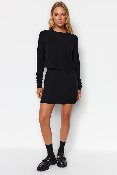 Trendyol Collection Černá pletená halenka s nízkými rameny a výstřihem Selanik/pletený vzhled TWOAW24BZ00168