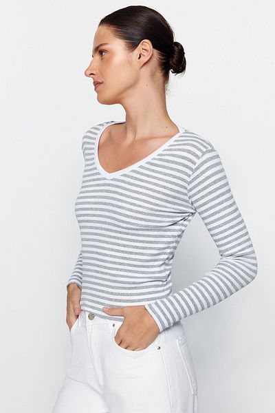 Trendyol Collection Γκρι ριγέ κορδόνι με λαιμόκοψη με μακρυμάνικο Crop ελαστική πλεκτή μπλούζα TWOAW24BZ00243