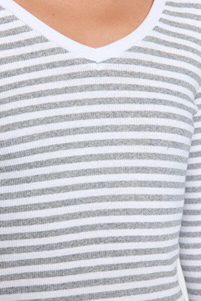 Trendyol Collection Γκρι ριγέ κορδόνι με λαιμόκοψη με μακρυμάνικο Crop ελαστική πλεκτή μπλούζα TWOAW24BZ00243