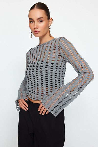Trendyol Collection Pletená halenka s šedým síťovaným španělským rukávem Slim Fit Crop Crew Neck TWOAW24BZ00279