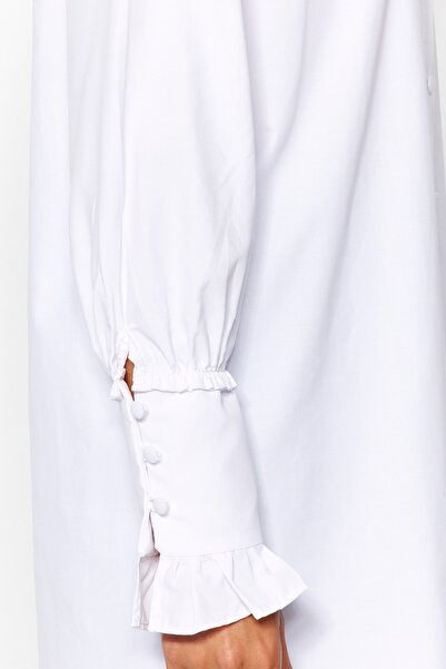 Trendyol Modest Cămașă albă din bumbac cu detaliu cu volane TCTAW24TG00016